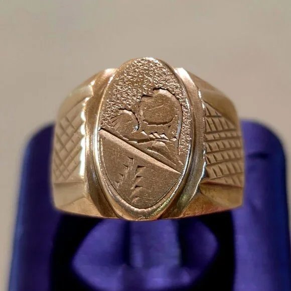 Antique Vintage Signet Men's Ring in Brass Engraved Crest SZ 10.5-10.75 18.7 gm - Picture 4 of 12